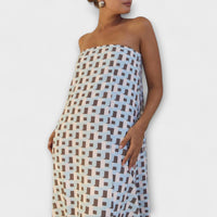 Hasel - Robe Maxi Beige Off-Shoulder avec Motif Géométrique