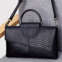 Bianca | Pochette con Stampa Coccodrillo e Chiusura Magnetica