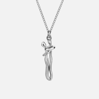 L’Abbraccio d’Amore – Collana simbolo di connessione e amore