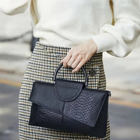 Bianca | Pochette con Stampa Coccodrillo e Chiusura Magnetica