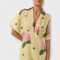 Liselotte - Robe Longue Jaune Pâle à Motif d'Hortensia