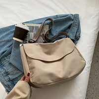 Valentina | Borsa a Tracolla in Nylon con Bottone Magnetico